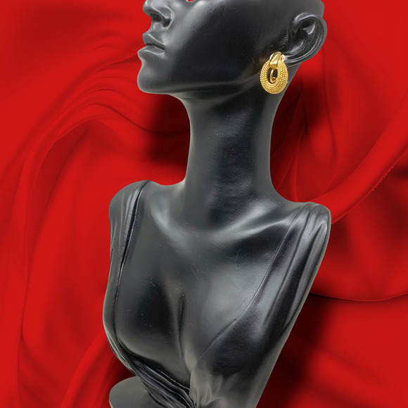 Vintage 1980's Napier Petite Doorknocker Earrings Gold Tone Leverback Runway - Picture 4 of 5